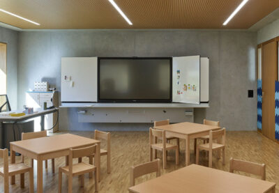 Digitale Wandtafel 460 mit Whiteboard